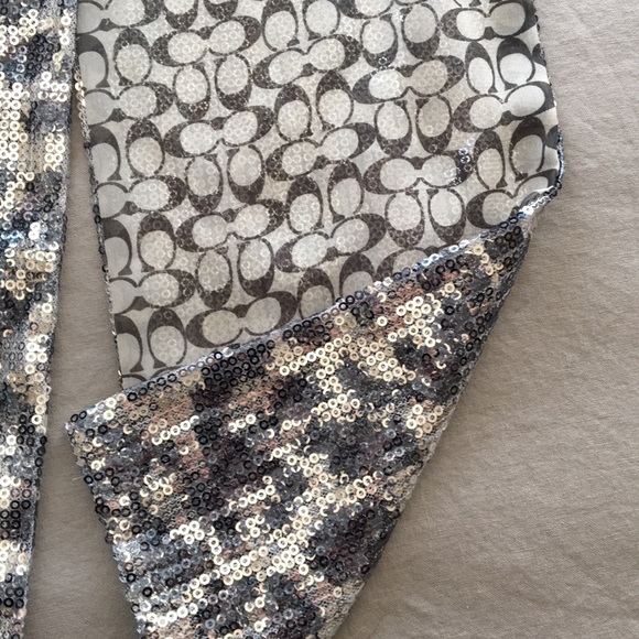 COACH scarf - Picture 3 of 4